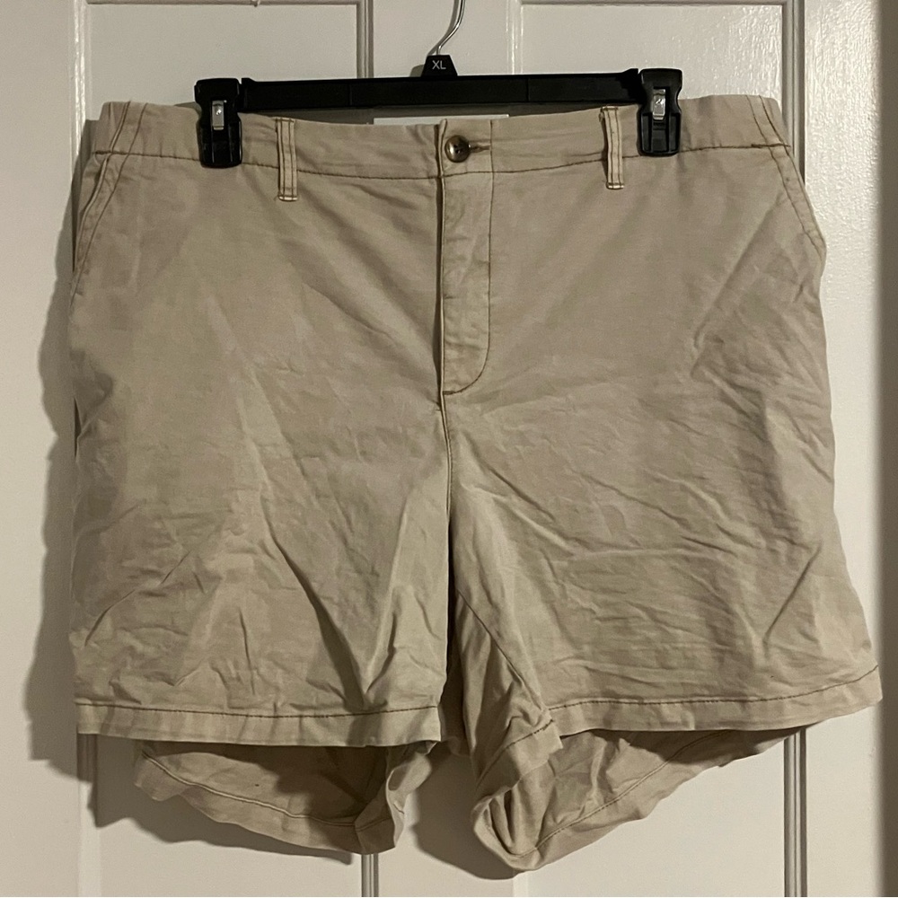 Old Navy 6” inseam khaki shorts